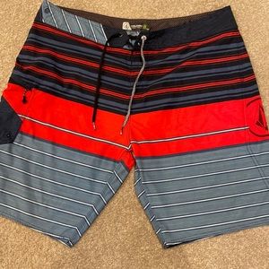 Volcom men’s board shorts size 40